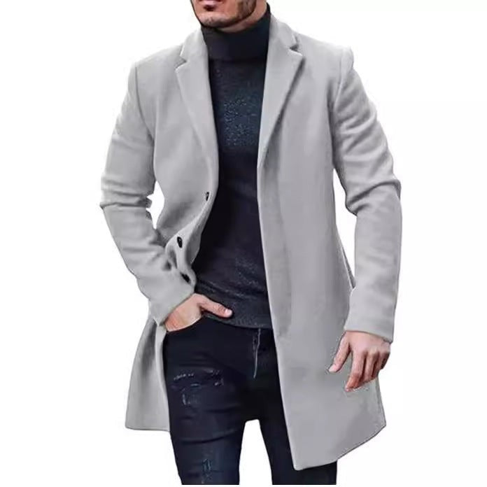 Hellgrauer Wollmantel für Herren, minimalistischer Schnitt mit Reversdetail