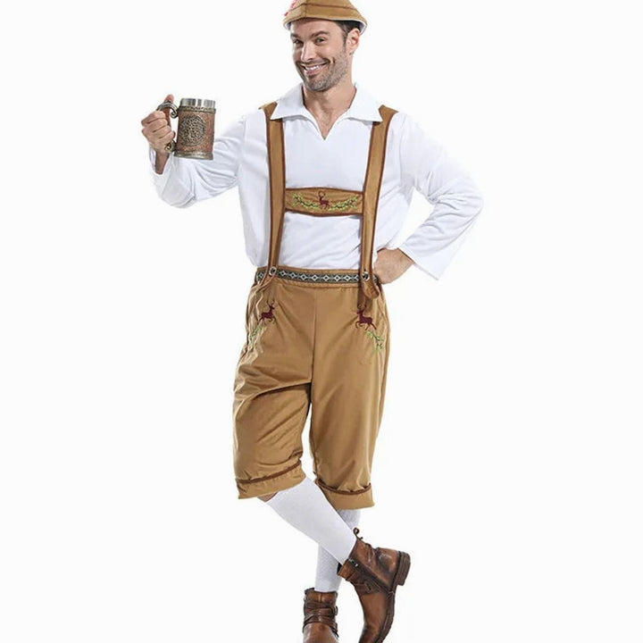 Braunes Oktoberfest Kostüm mit Trägerhose, Trachtenhut und Hirschstickerei am Hemd
