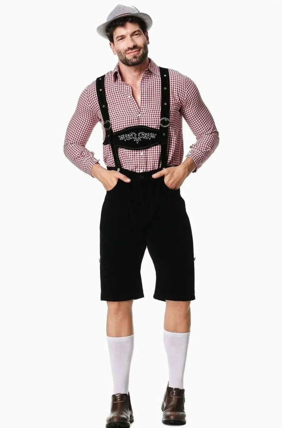 Mann in Trachtenoutfit mit Hosenträgern und schwarzer Kniebundhose, graue Hutgarnitur