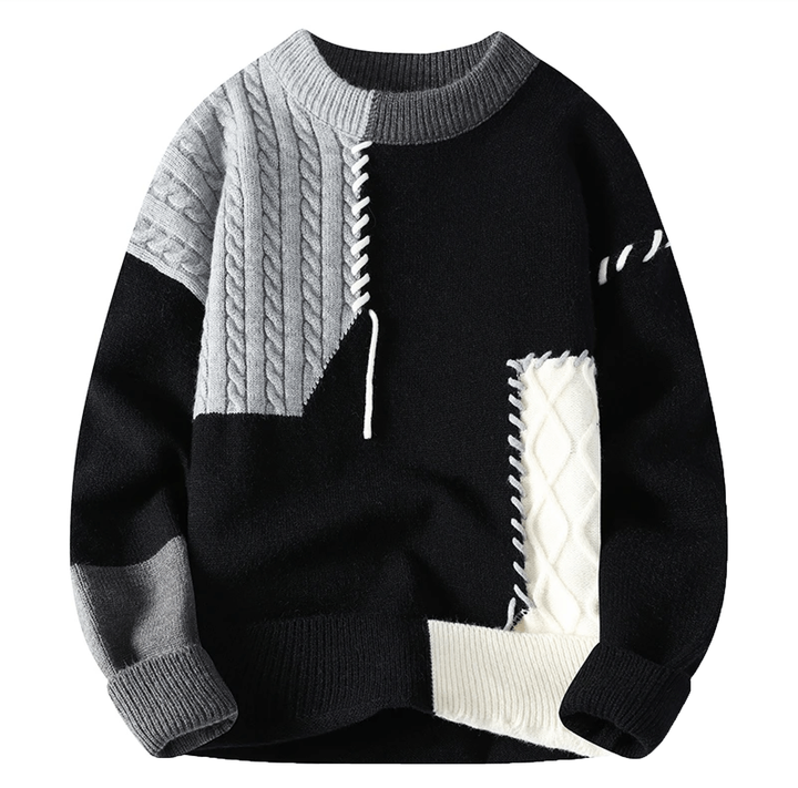 Strickpullover in Schwarz mit grauem Zopfmuster und weißem Patch-Design