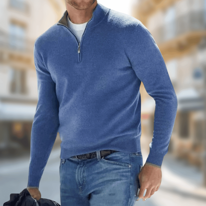 Herren Troyer-Pullover in Blau meliert mit Reißverschlusskragen und Jeans kombiniert
