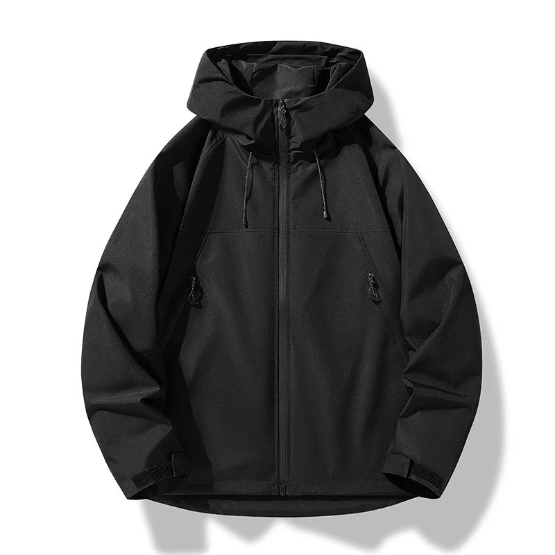 Schwarze Outdoor-Jacke mit Kapuze und verstellbaren Ärmelbündchen