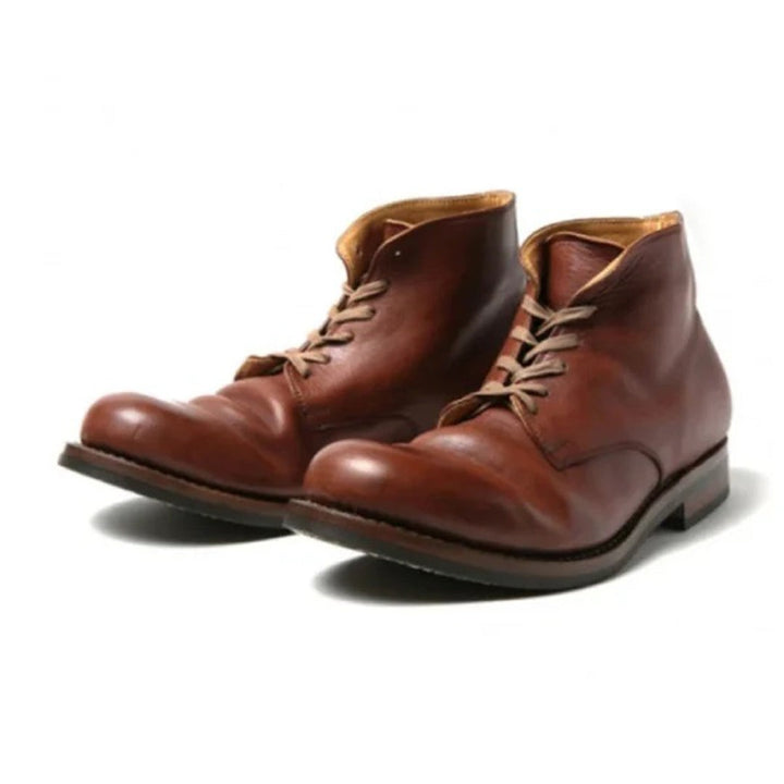 Braune Lederstiefel für Herren mit rustikaler Optik und Schnürverschluss