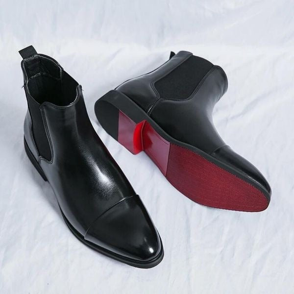 Schwarze Herren-Chelsea-Boots aus Leder mit kontrastierender roter Sohle