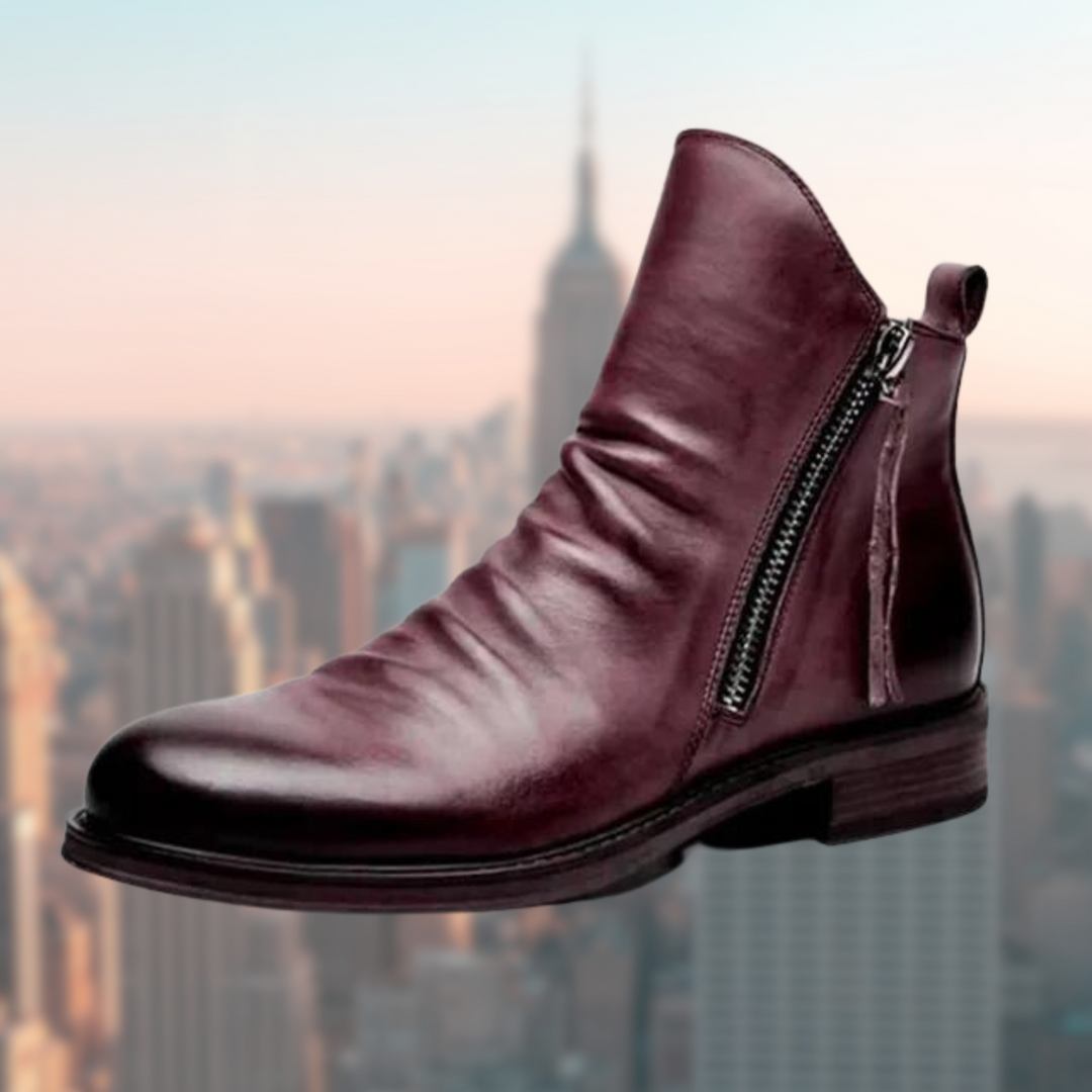 Bordeauxrote Lederboots mit glänzender Optik und Reißverschlussdetail
