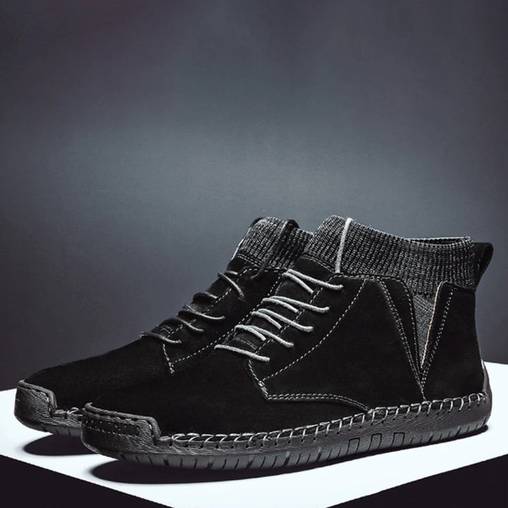 Schwarze Herren-Boots aus Veloursleder mit gestricktem Bund und Schnürverschluss