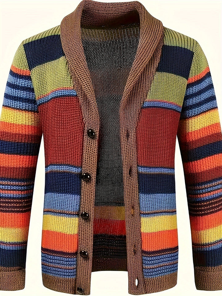 Herren-Strickjacke offen getragen mit Kontraststreifen und Knopfverschluss
