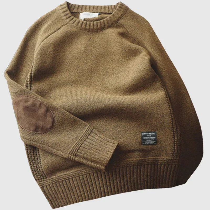 Brauner Strickpullover meliert mit Ellbogenpatch und Rundhalskragen