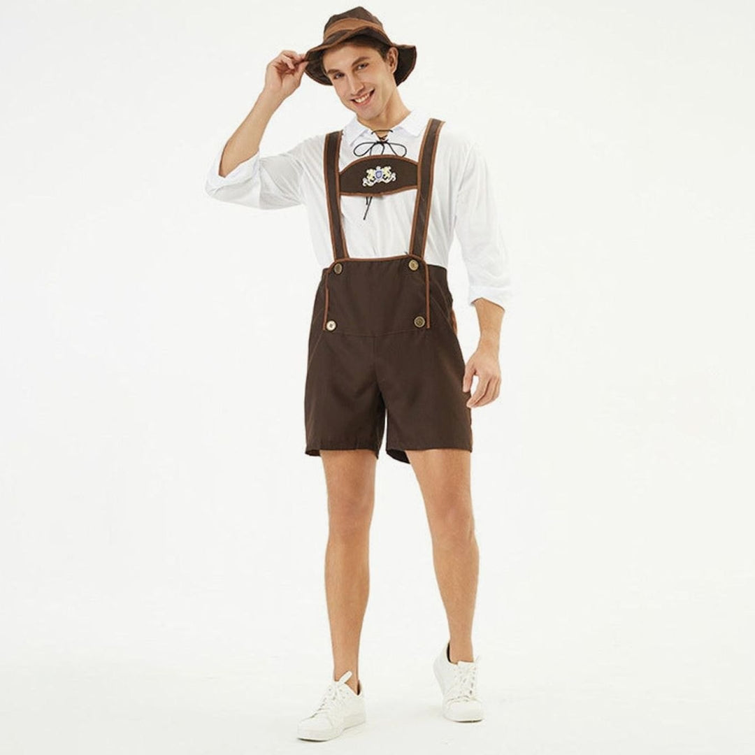 Trachtenkostüm für Herren mit brauner Hosenträger-Shorts und weißem Trachtenhemd