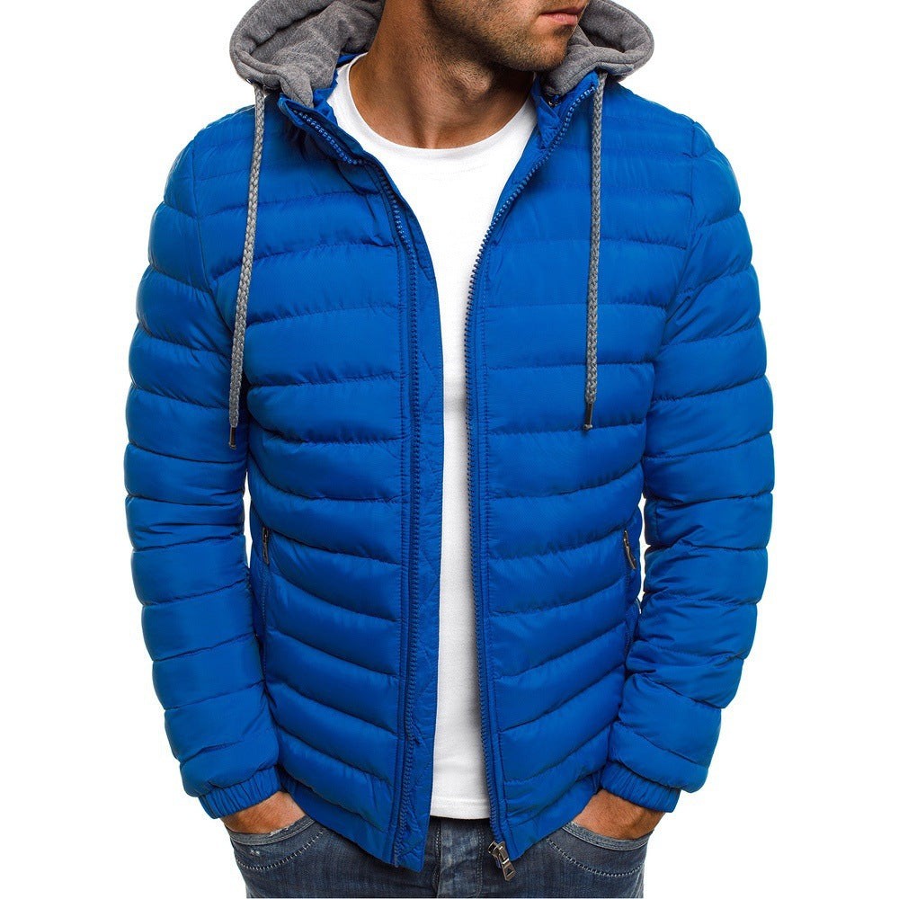 Blaue Herrenjacke mit Steppmuster und grauer Kapuze