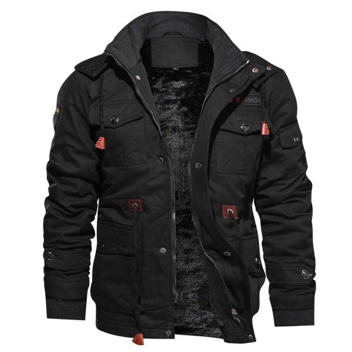 Schwarze gefütterte Winterjacke mit Kunstfellkragen und Kordelzug, freigestellt