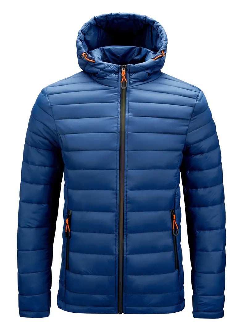 Blaue Steppjacke mit Kapuze und orangefarbenen Kordelzügen, Vorderansicht