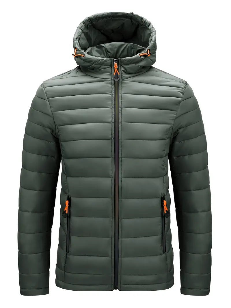 Khaki-grüne Steppjacke mit Kapuze und orangefarbenen Akzenten, Vorderansicht