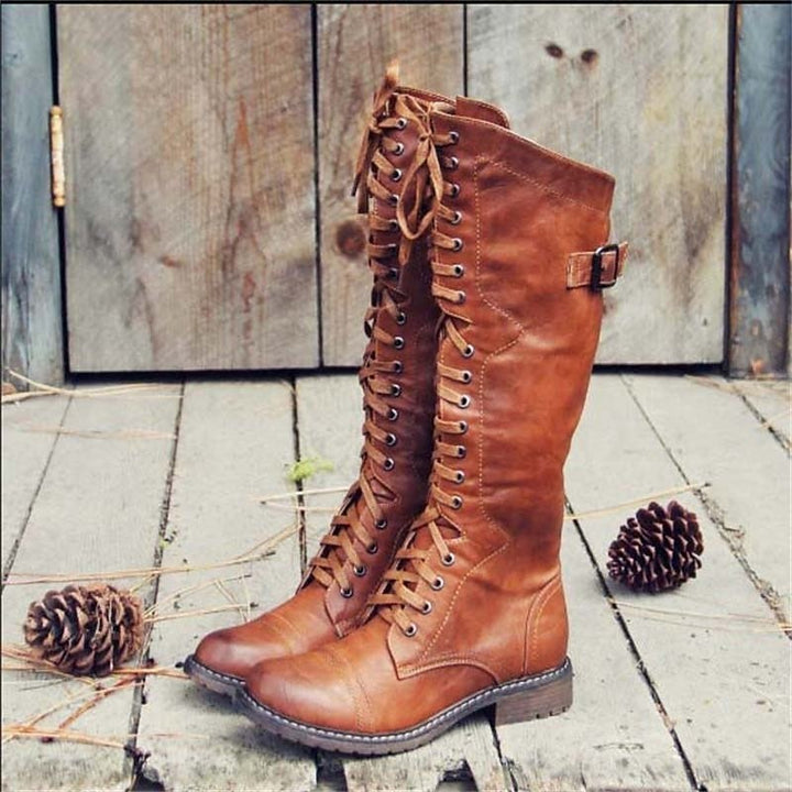 Braune knielange Schnürstiefel aus Leder im Vintage-Reitstil mit Schnalle