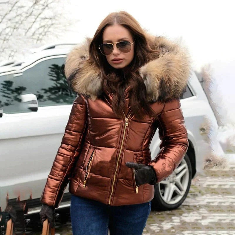 Glänzende bronzefarbene Winterjacke mit Kapuze aus Kunstfell