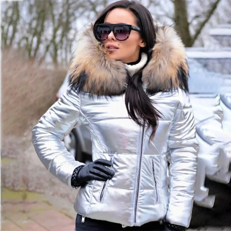 Silberne Glanz-Winterjacke mit flauschigem Fellkragen