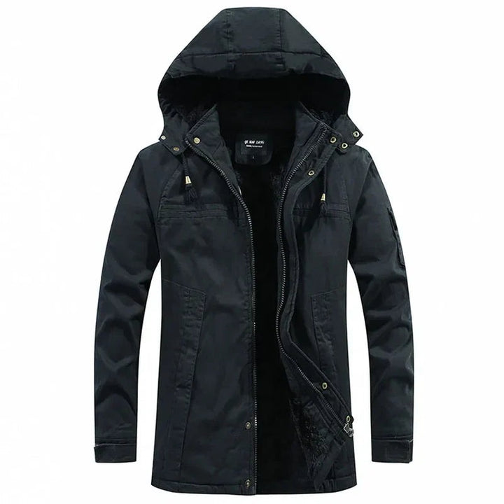 Schwarze Winterjacke mit Kapuze für Herren, Frontansicht mit Fleecefutter