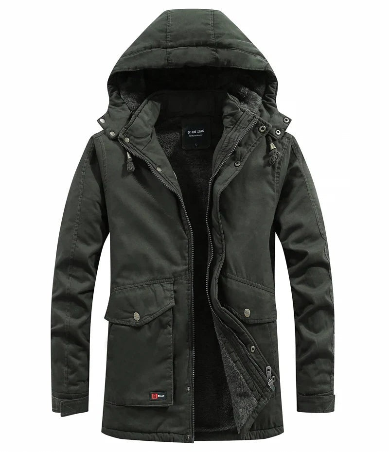 Olivgrüne Herren-Winterjacke mit Kapuze und aufgesetzten Taschen, offen